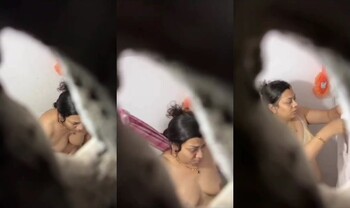 Indian Bhabhi Bathing Capture