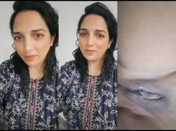 Indian Girl Shows Her Pussy