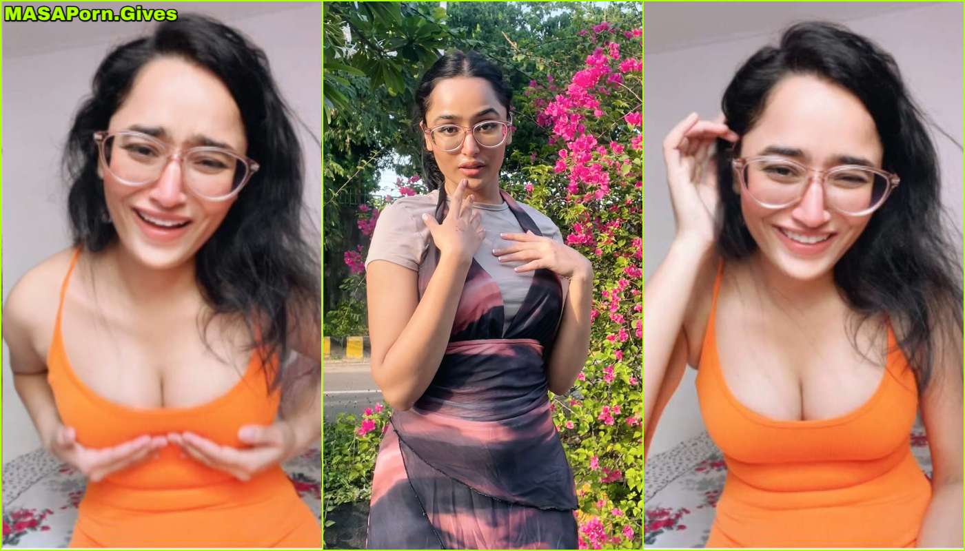 Desi Tharki Insta Influencer Kajal Pandey Paid App Sexy Teasing
