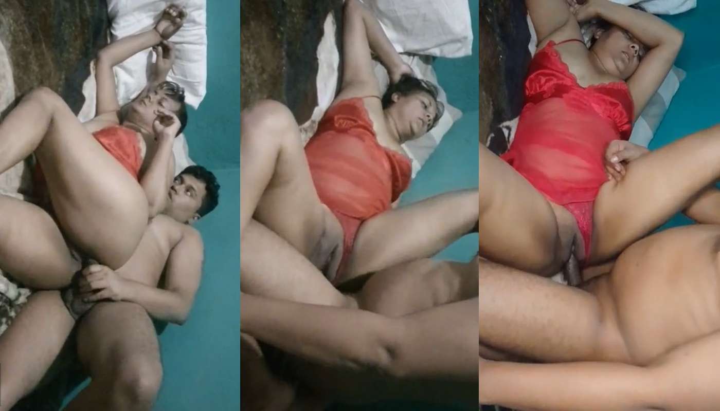 Step mom urangum pozhuthu sexy ool seiyum porn capture