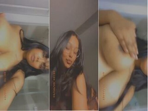 Sexy Indian Girl Paly With Boobs
