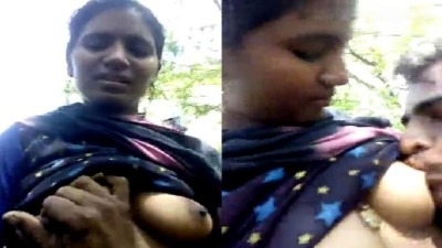 Thiruppur village wife mulaiyil paal kudithu ookum real sex video